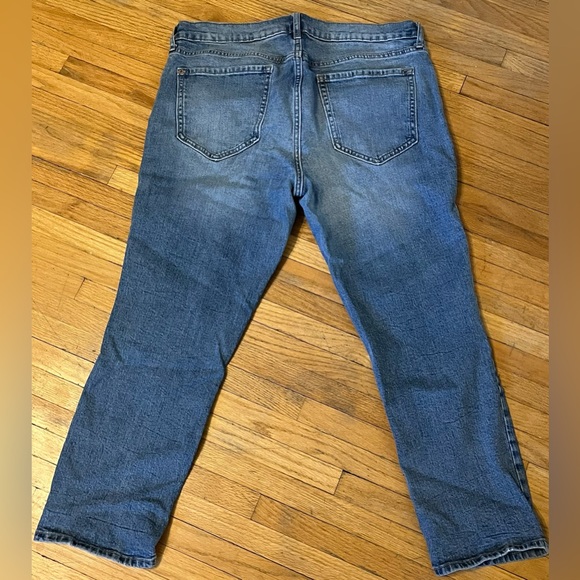 Old navy boyfriend straight jeans - Picture 2 of 3